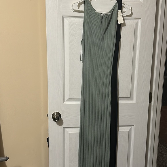 Make A Offer! NWT Abercrombie & Fitch sweater dress - Picture 4 of 6